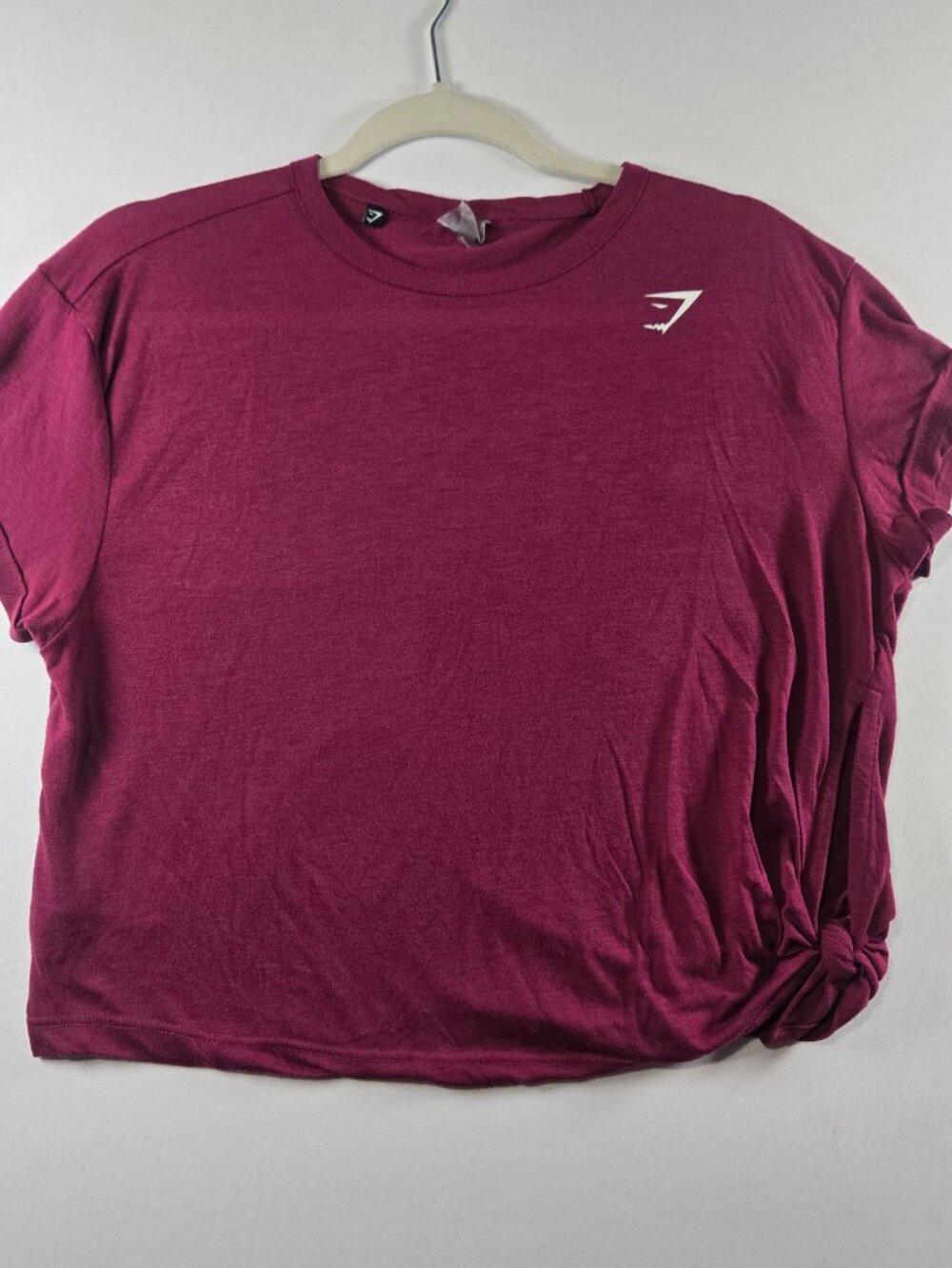 Gymshark Medium Tee Women’s Burgundy Maroon Side Tie Asymmetrical Workout Top